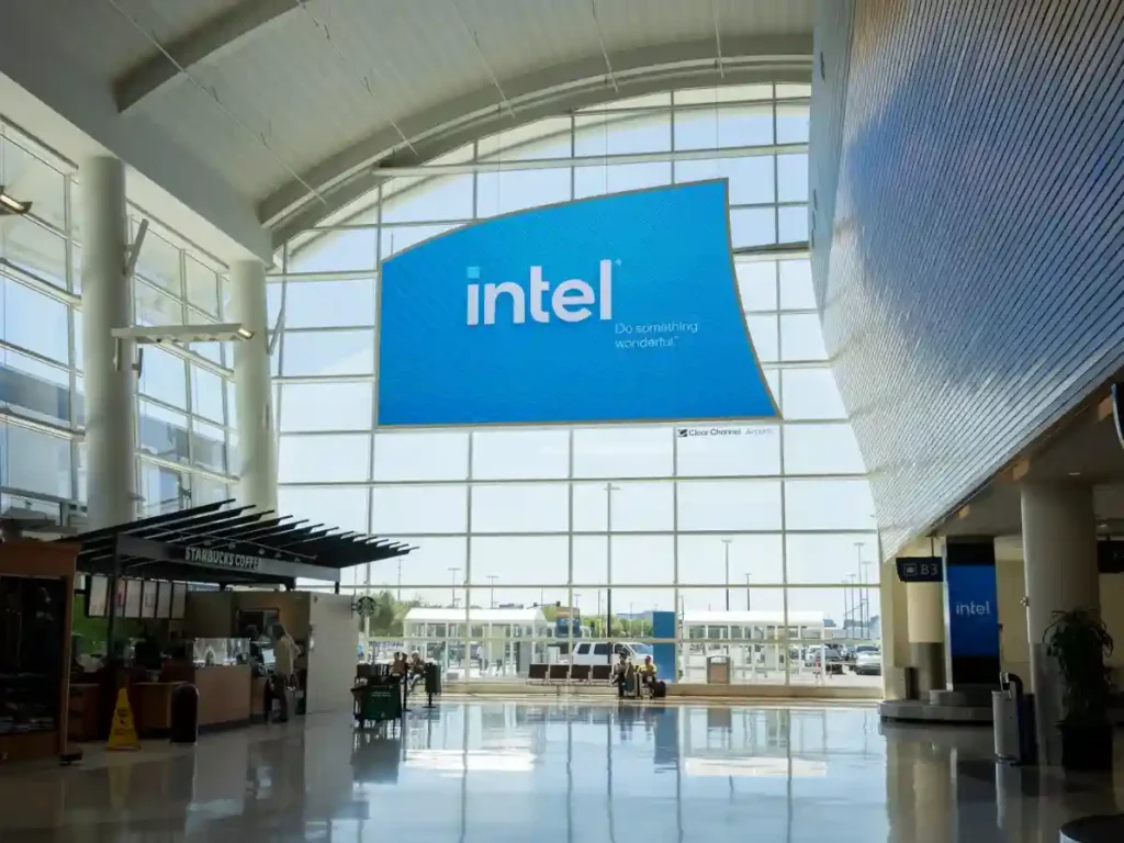 Intel Stock Stuck at Neutral as Analysts Doubt Competitive Comeback Despite SoftBank’s $2B Bet